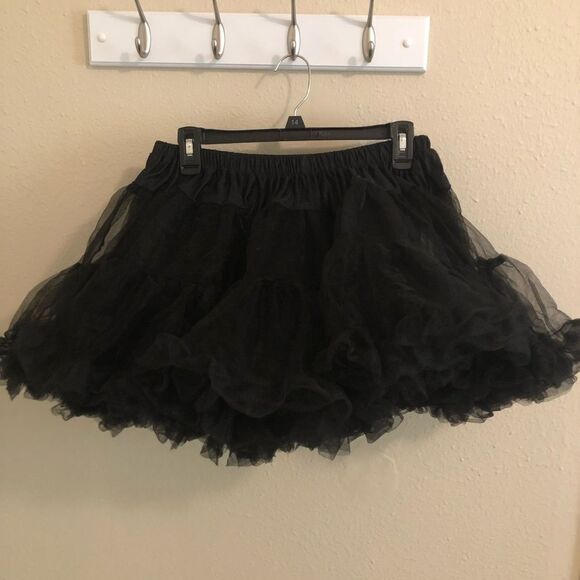 Black Layered Petticoat - Picture 2 of 3
